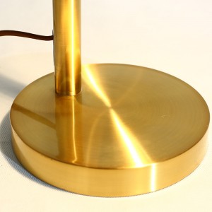 מנורת רצפה בציפוי זהב סלון חדר שינה יוקרתי מנורת רצפה אנכית