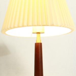 В стил плисирана американска винтидж светлина луксозна вертикална подова лампа за спалня
