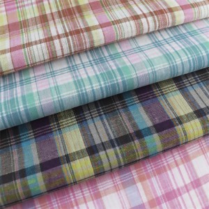 Haute qualité 55 % lin 45 % coton Tissu teint en fils à carreaux pour chemisier et robe
