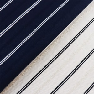 Taas nga Kalidad sa China Supply 95% Polyester 5% Cotton Dobby Strip Yarn Dyed Fabric Para sa Sinina