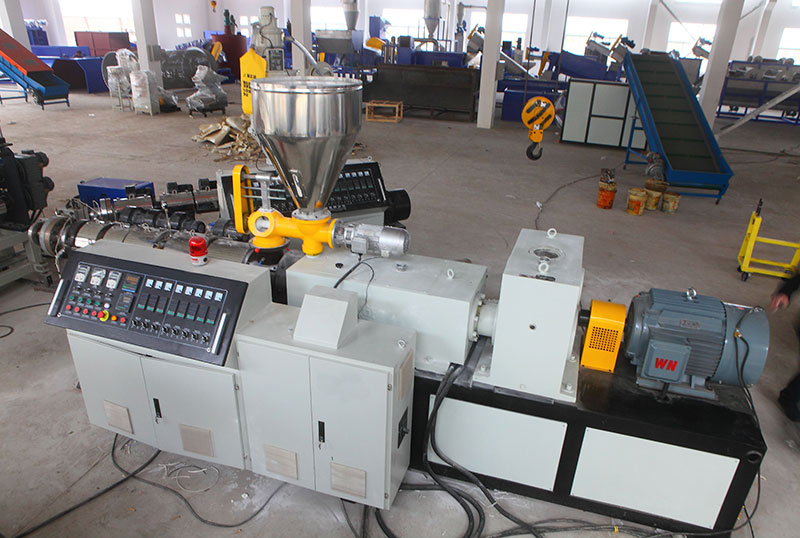 PMMA PVC ASA bangų plytelių ekstruzijos mašina