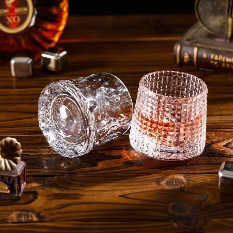 Karsti pārdod vērpjošu viskija stikla viskija trauki bāra stikla ballītēm pielāgota kristāla viskija glāzes Piedāvātais attēls