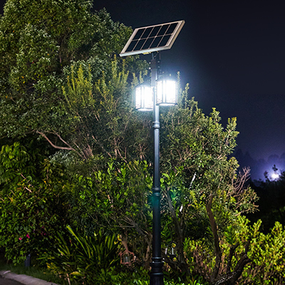 Đèn sân vườn năng lượng mặt trời bằng nhôm được phát triển mới rất dễ dàng mang theo và lắp đặt