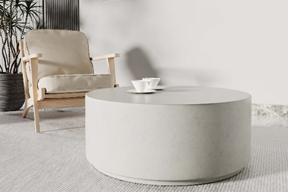 Tvirtas ir natūralios estetikos betoninis valgomojo stalas