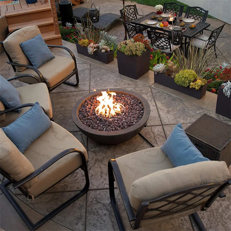 In winter,An essential fire pit in the garden