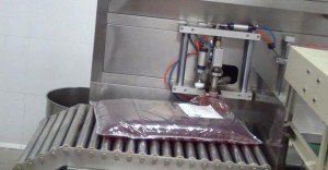 BIB Filler Sealer For Pure Water Beverage Juice Cream Automatic Bag-in-Box Filling Sealing Machine