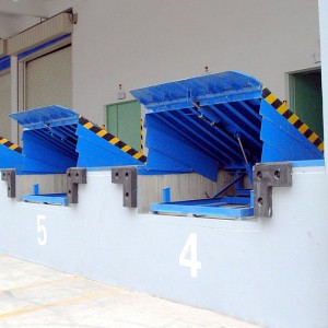 6 ton 8 ton 10 ton Stacionárna hydraulická rampa vyrovnávacej rampy nastaviteľná rampa nakladacej rampy na predaj