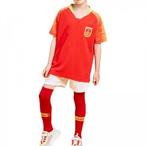 Oanpaste Jersey Soccer Football Shorts en Top Set Persoanlike teamnamme / nûmer / logo Geskikt foar bern