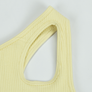 Camiseta de tirantes cortada cun ombreiro tecido sen costuras para mulleres