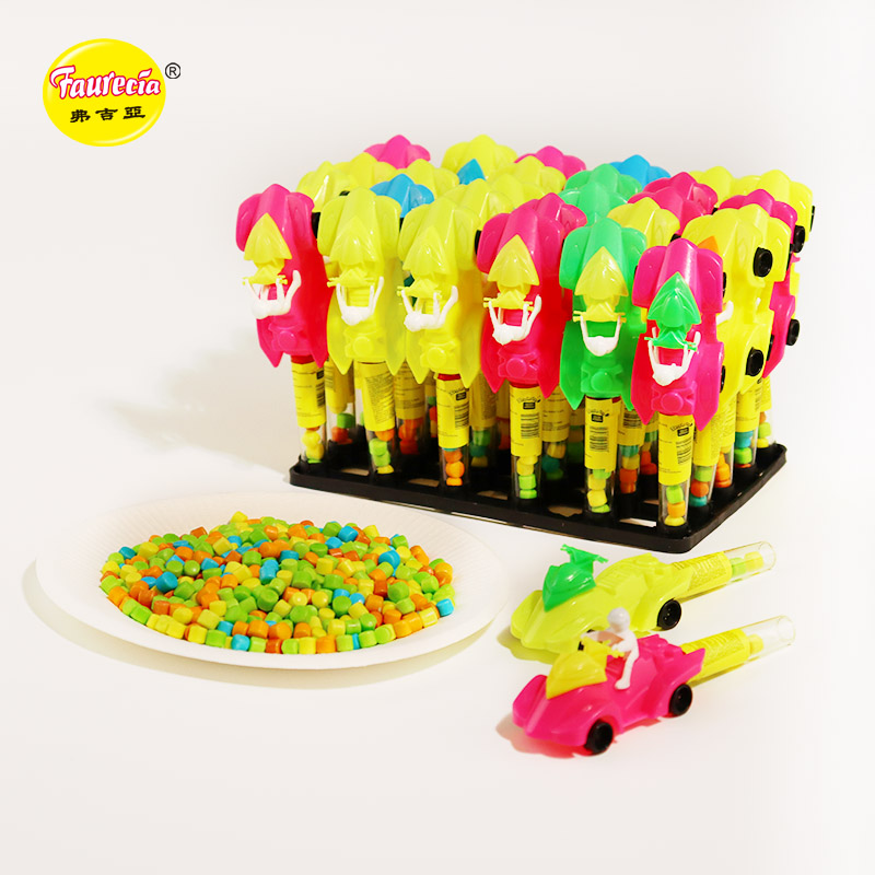 रंगीन कैंडी के साथ फ़ौरेशिया चार पहिया मोटरबोट मॉडल खिलौना