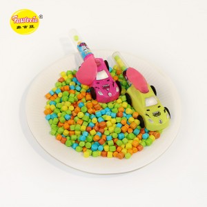 Mainan model mobil balap kecepatan balon Faurecia dengan permen warna-warni