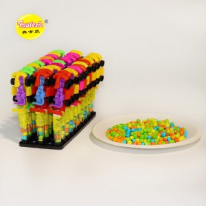 Brinquedo em forma de carro de kart Faurecia com doces coloridos