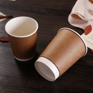 Jednorazowy papierowy kubek do kawy na wynos