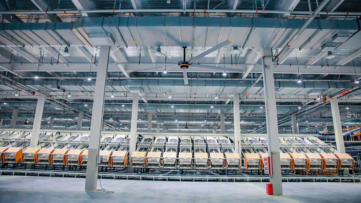 What are the advantages of HVLS fans?