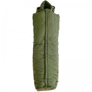 Sac de dormit militar de camuflaj Kango cu umplutură din bumbac, rezistent la apă și la rece.