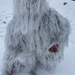 armeija muistuttavat taustaympäristöä lumi naamiointi sniper gillie puku sotilaalle