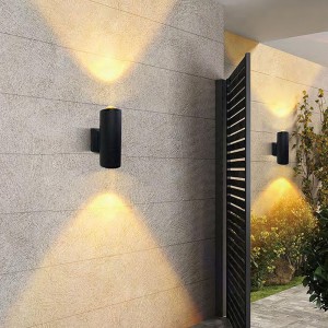 Luz de patio moderna para porche al aire libre en 2 luces con cilindro de aluminio negro mate y vidrio templado