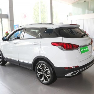 Το Beijing EX5 είναι ένα νέο ενεργειακό ηλεκτρικό όχημα SUV με αυτονομία 415 χλμ