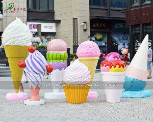 Multicolor Lovely Realistic Fiberglass Ice Cream Statue ya Theme Park FP-2420