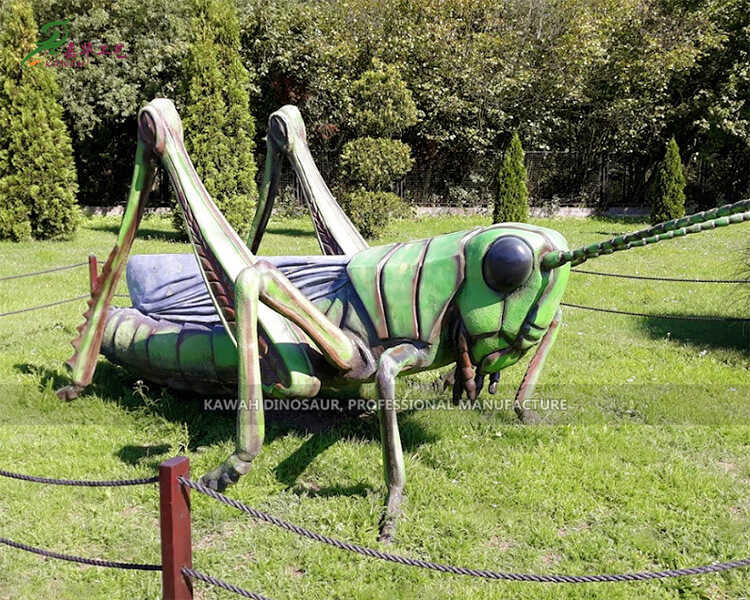 Modèle AI-1416 de sauterelle d'insecte antipluie en caoutchouc d'équipement de parc à thème
