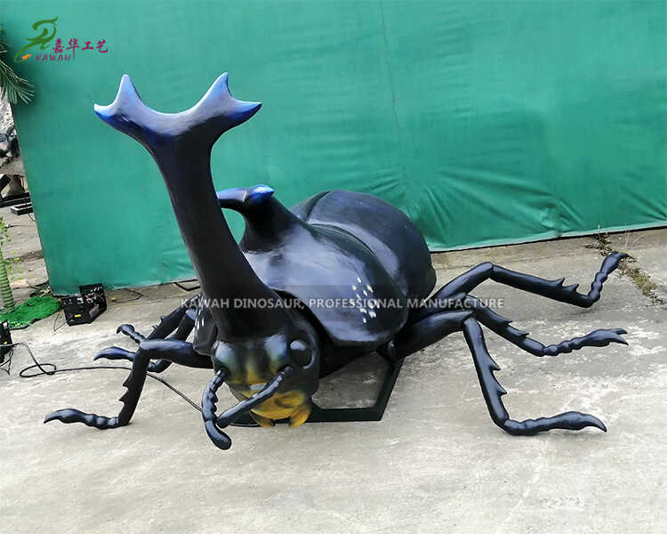Ярка аниматронна статуя на насекоми Черен Trypoxylus Dichotomus AI-1438