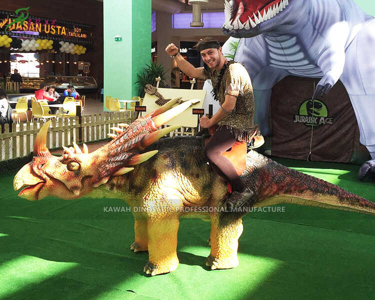 Динозавър с реален размер Трицератопс Аниматронно оборудване за развлечение с динозавър Ride за продажба ADR-716
