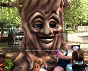 La bouche d'arbre parlant humanoïde de parc d'attractions s'ouvre et se ferme avec le son de rugissement synchronisé TT-2211