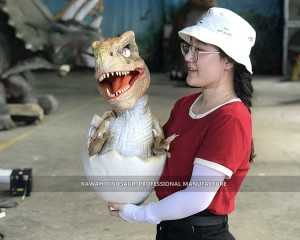 T-rex ọmọ ni Ẹyin Dino Puppet Realistic Dinosaur Puppet Adani Jurassic Park HP-1120