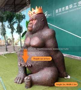 Comprar estatua de gorila de fibra de vidrio realista servicio personalizado gorila para tomar fotos FP-2401