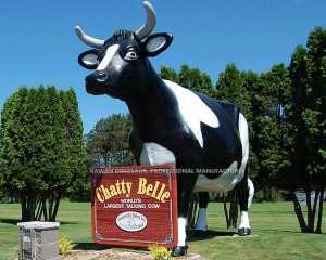 Lifelike Dairy Cow Statue Customized Animatronic Tsiaj AA-1217