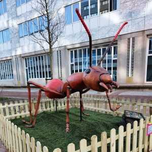 Animatronski model insekata mrava za izložbu u parku AI-1426