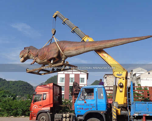 Installation de T-Rex de 10 mètres