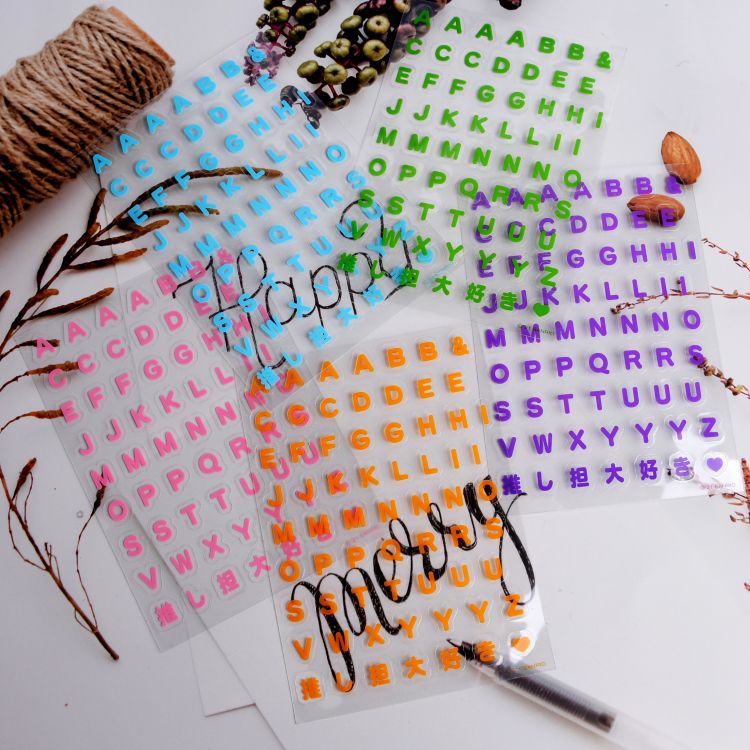 Pegatinas autoadhesivas transparentes con alfabeto de regalo colorido Imagen destacada
