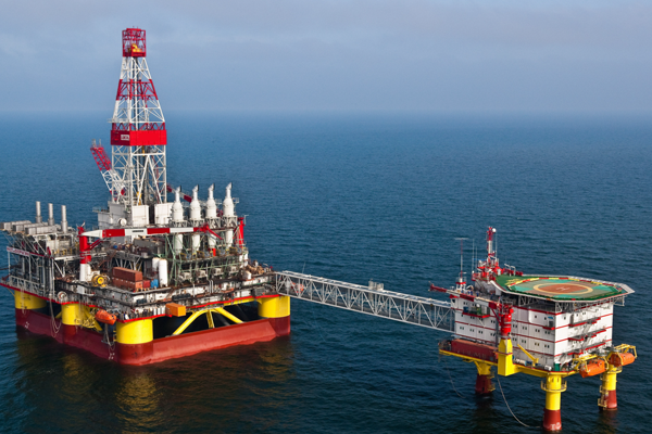 میدان نفتی در اعماق دریا