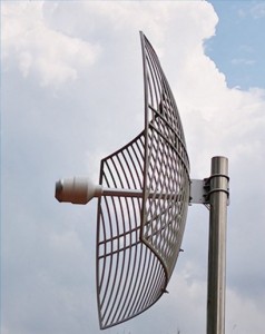 Antena multibanda de buena calidad para exteriores 4G Lte 2*24dbi 1700-2700MHz Antena de rejilla parabólica MIMO direccional