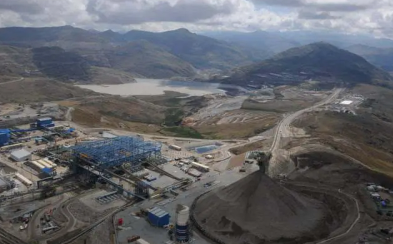 Kolm Tšiili kogukonda jätkavad meeleavaldusi Antofagasta vasekaevanduses