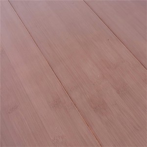Глянцева бамбукова підлога з плямами кави
