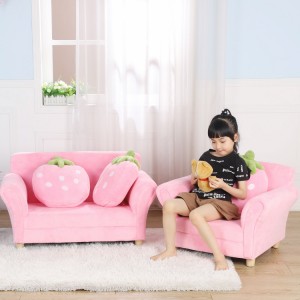 Дитячий диван з рожевою полуничною подушкою