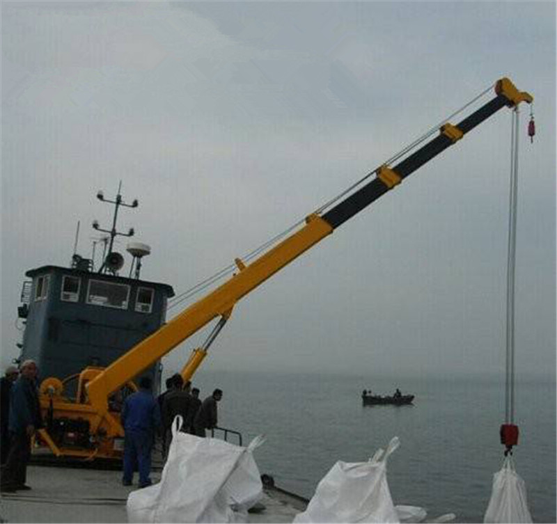 Cargo ship crane hydraulic telescopic offshore marine crane on deck