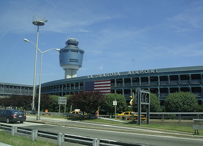 न्यूयॉर्क लागार्डिया एयरपोर्ट