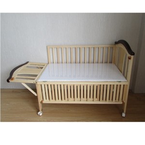 Łóżko drewniane sosnowe, regulowane łóżeczko dziecięce