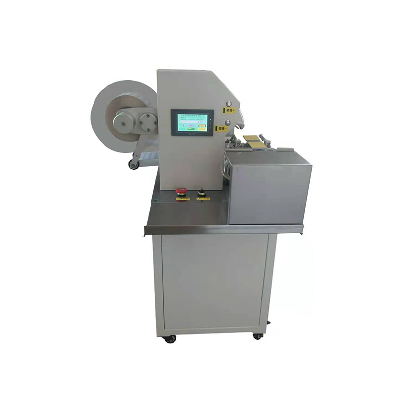 Half-fold labeling machine LJL-1181
