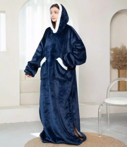 Темно-синее длинное мягкое удобное носимое одеяло с рукавами и карманами