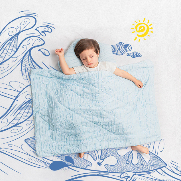 Блакитна двостороння літня охолоджувальна ковдра для людей із гарячим сном Представлене зображення