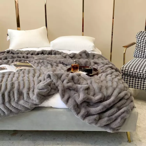 Maʻamau 100% Polyester Warm Embossed Luxury Rabbit Faux Fur Throw Blanket