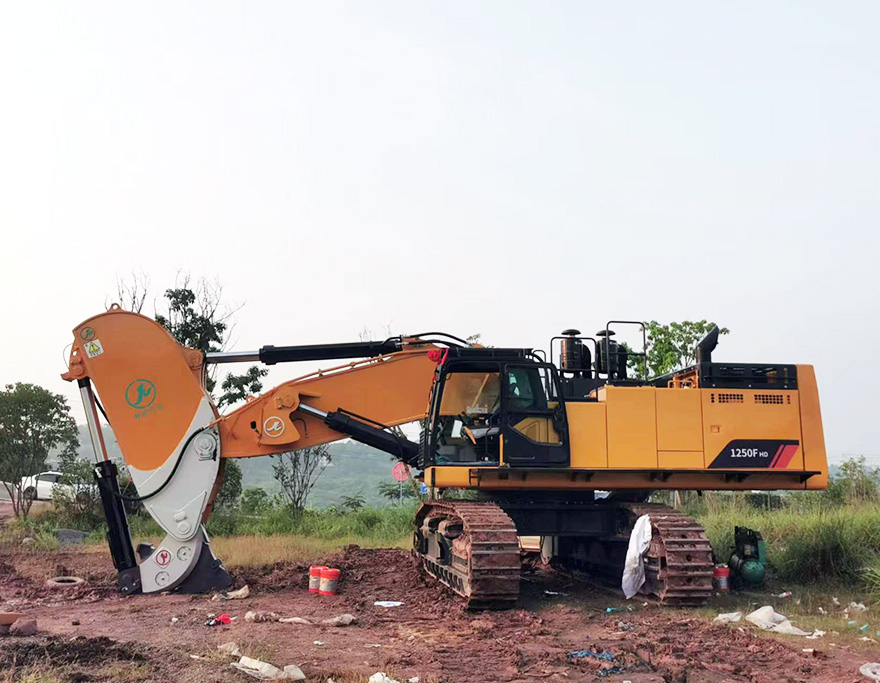 Hitachi 1250 excavator equipped with kaiyuanzhichuang diamond arm