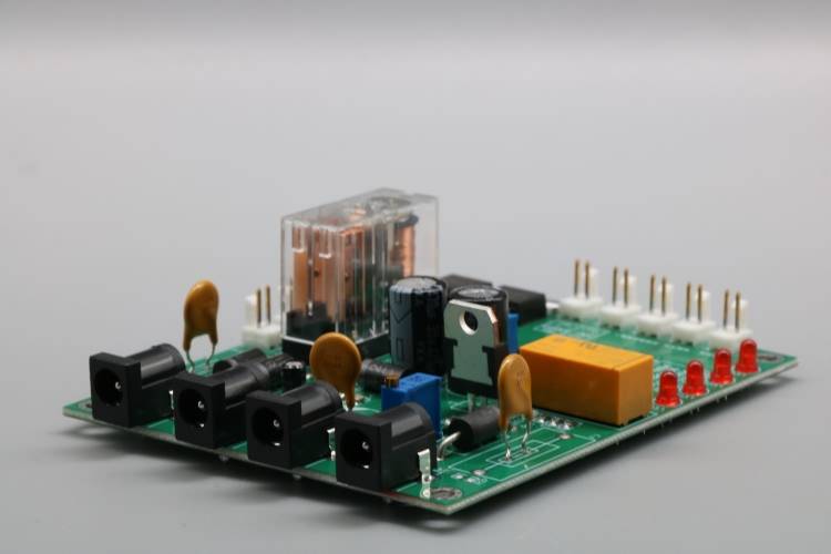 Assemblage DIP SMT pour carte de circuit imprimé