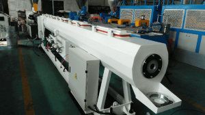 Linka na vytlačování PVC trubek LB-CE ISO 16-630 mm se strojem na výrobu trubek Extruderpvc 22-160 kW