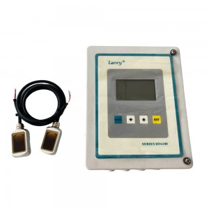 Klem op ultrasone debietmeter voor het meten van de behandeling van rioolwater