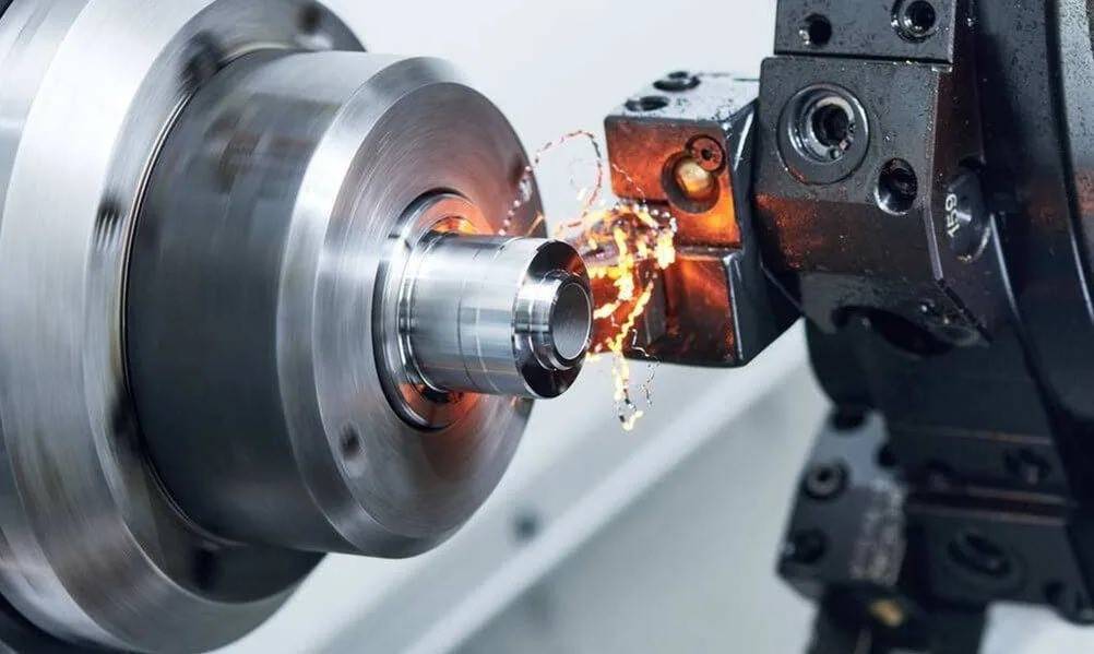 Como cortar aceiro de alta resistencia na produción mecánica?